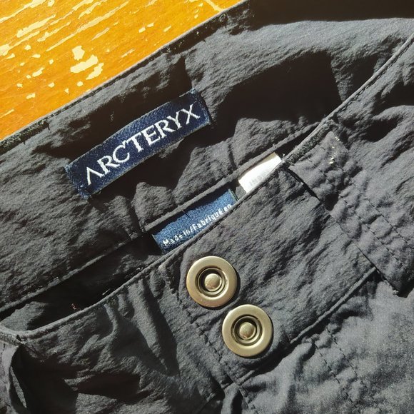 Arc'teryx Parapet Hiking Pants in Black - Size 8 - Picture 3 of 5